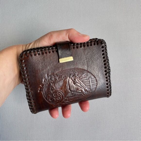 Vintage Horse Design Hand Tooled Leather Wallet - Picture 5 of 9
